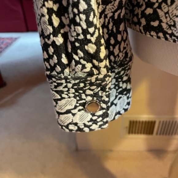 ISAAC MIZRAHI LIVE! Black and Cream Leopard Jacquard Knit Jacket – S - Picture 10 of 12